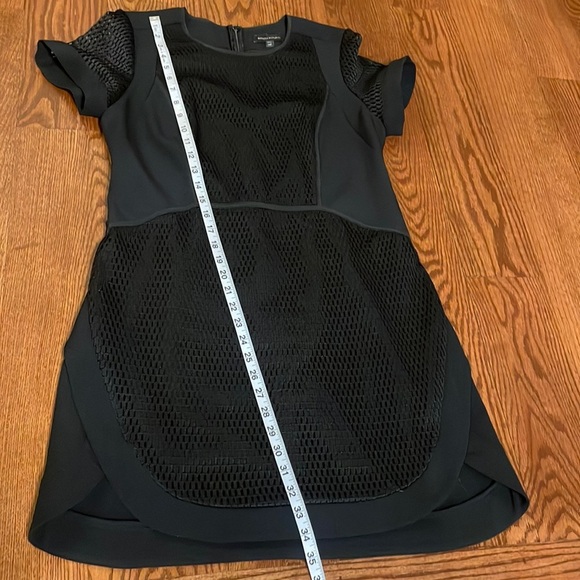 BANANA REPUBLIC dress black DOLPHIN HEM mesh / fishnet overlay size 14P - Picture 16 of 17